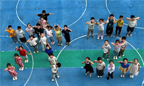 平湖实幼：定格童年光影，奔…